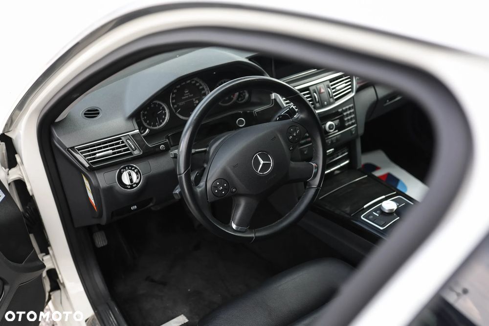 Mercedes-Benz Klasa E 350 4-Matic Avantgarde - 17