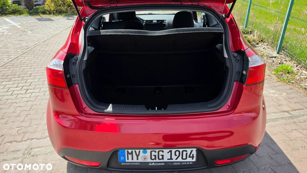Kia Rio 1.2 Dream Team Edition - 12
