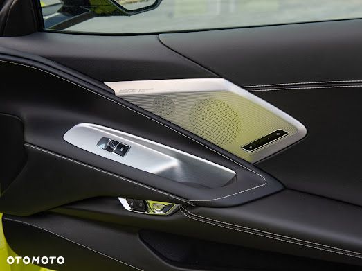 Chevrolet Corvette - 24