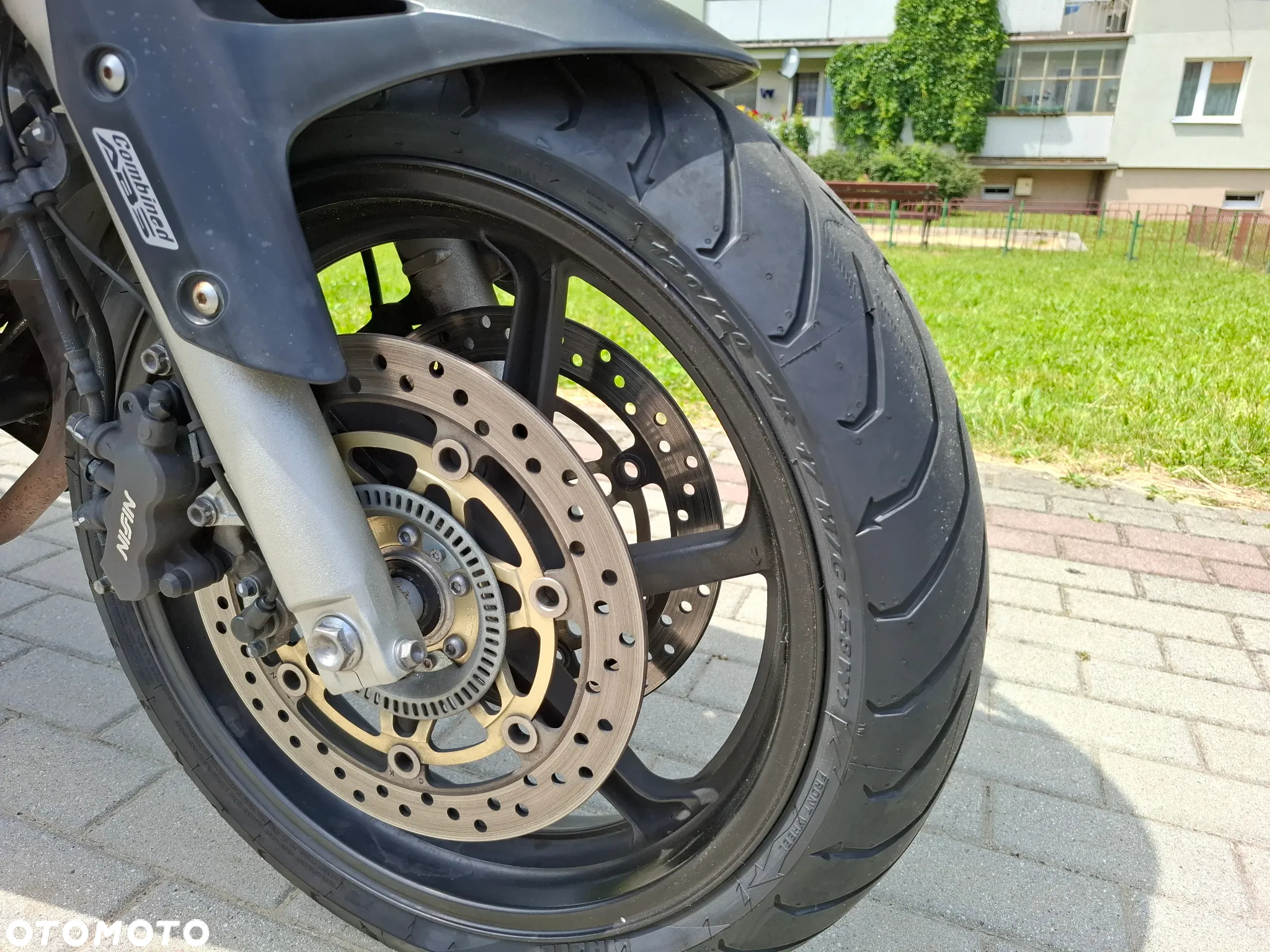 Honda VFR - 28