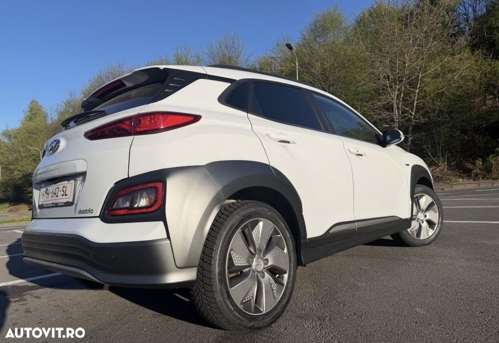 Hyundai KONA Premium - 4