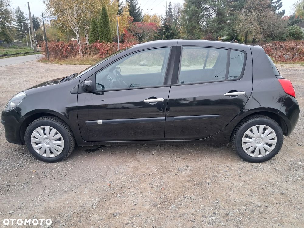 Renault Clio - 25