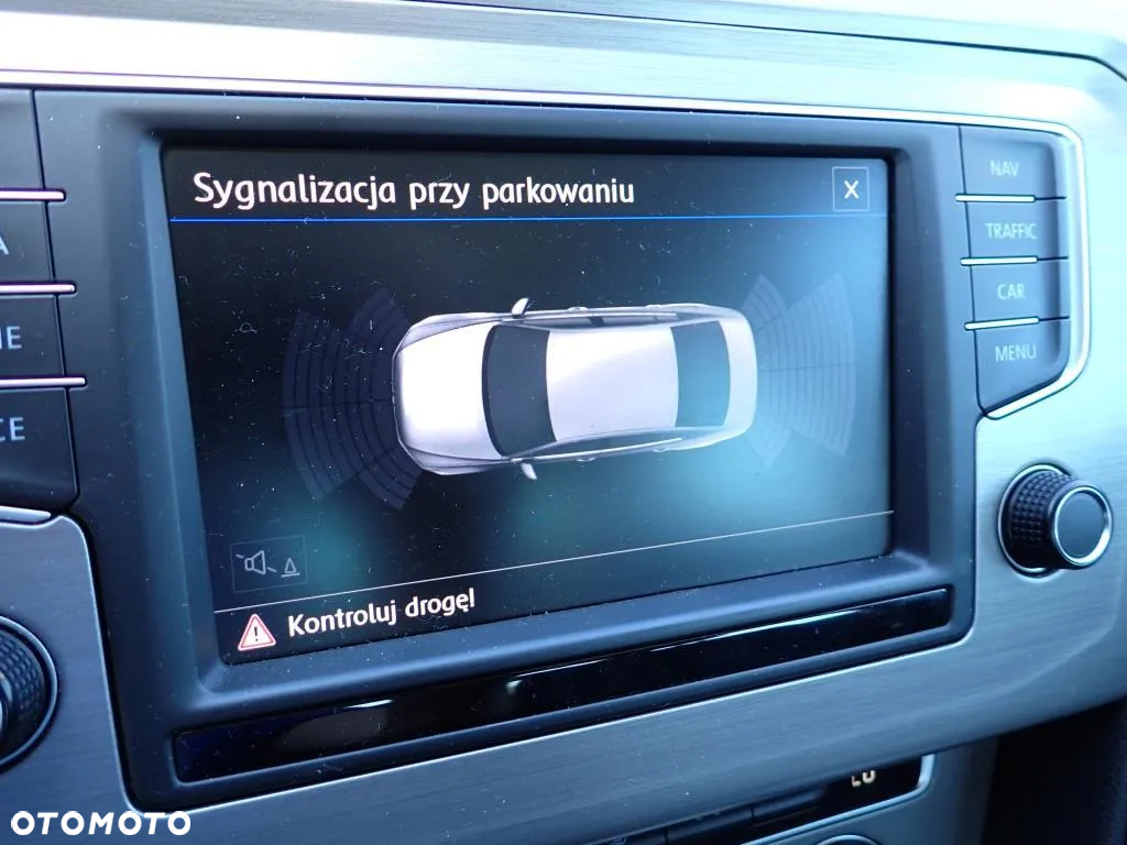 Volkswagen Passat 2.0 TDI BMT Comfortline - 12