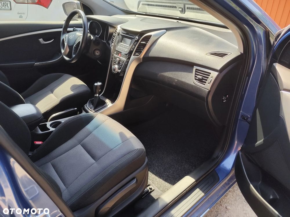 Hyundai i30 blue 1.4 YES Gold - 10