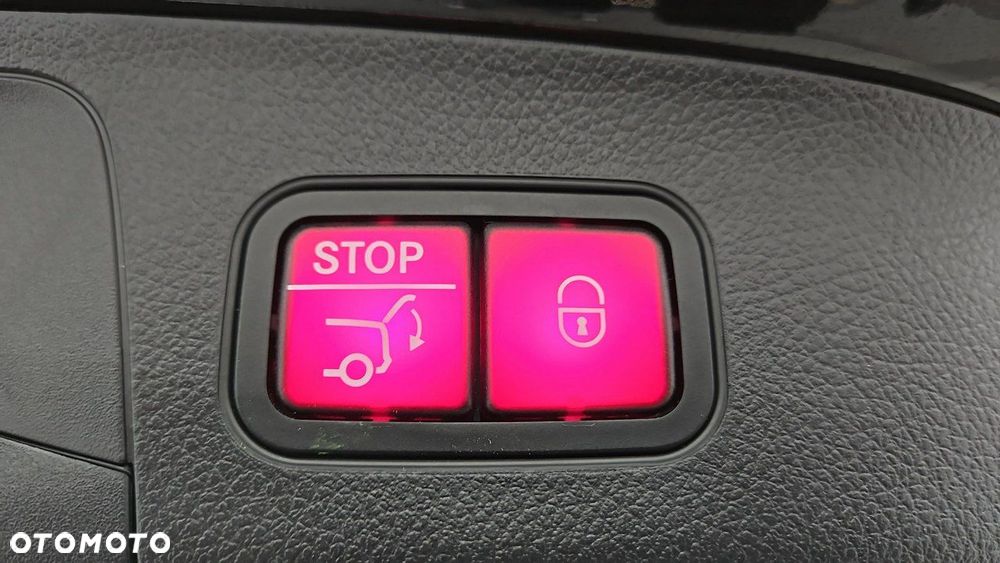 Mercedes-Benz GLA 200 d - 24