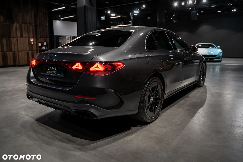 Mercedes-Benz Klasa E 220 d mHEV 4-Matic AMG 9G-Tronic - 8
