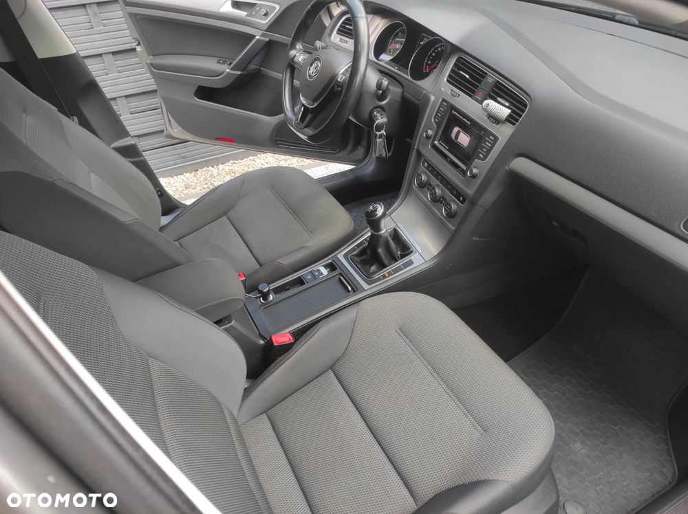 Volkswagen Golf 1.6 TDI BMT Comfortline - 19
