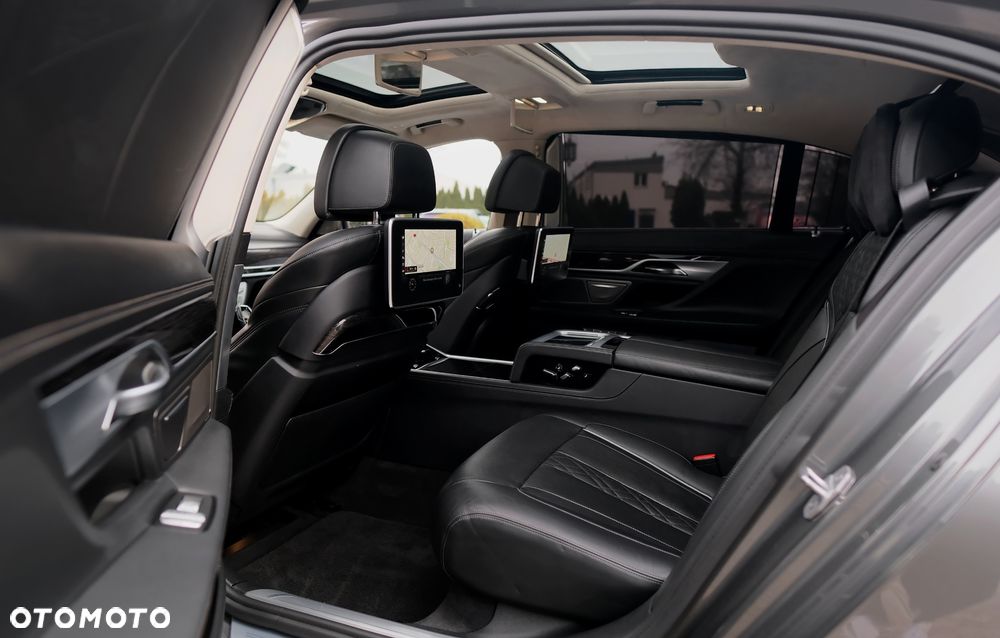 BMW Seria 7 M760Li xDrive V12 Excellence - 19