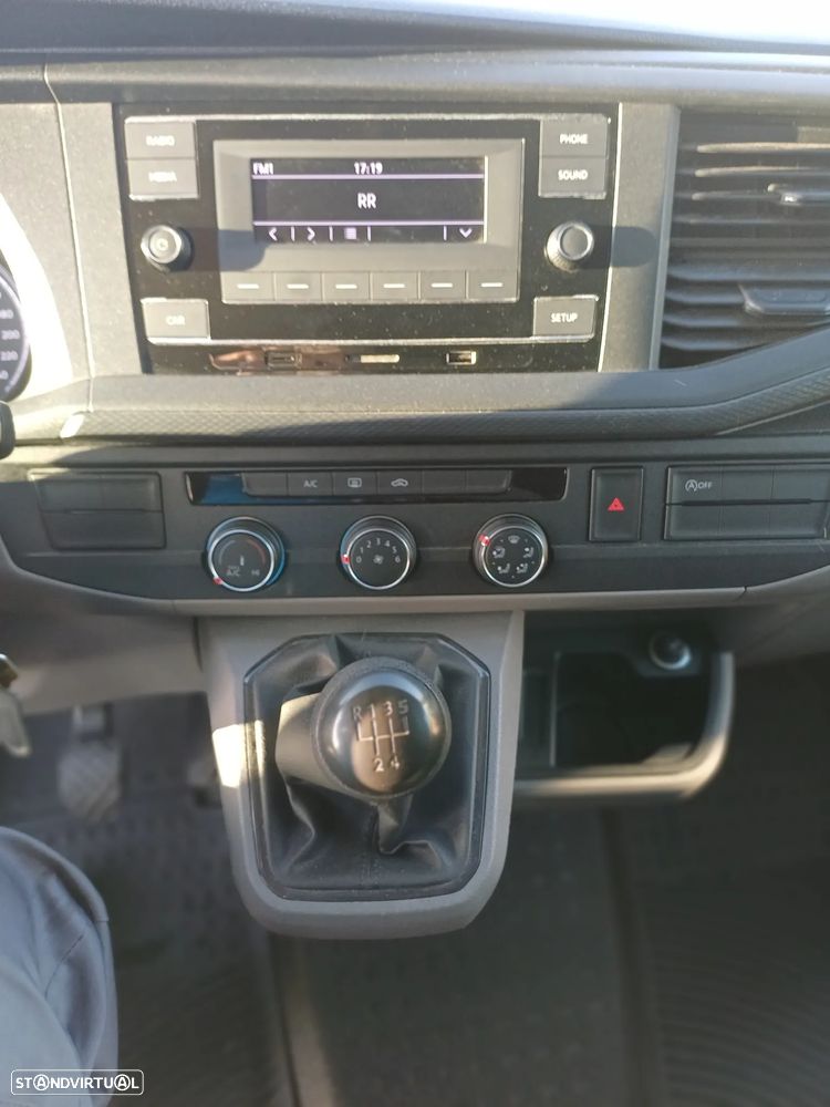 VW Transporter California T6.1 Beach Tour - 17