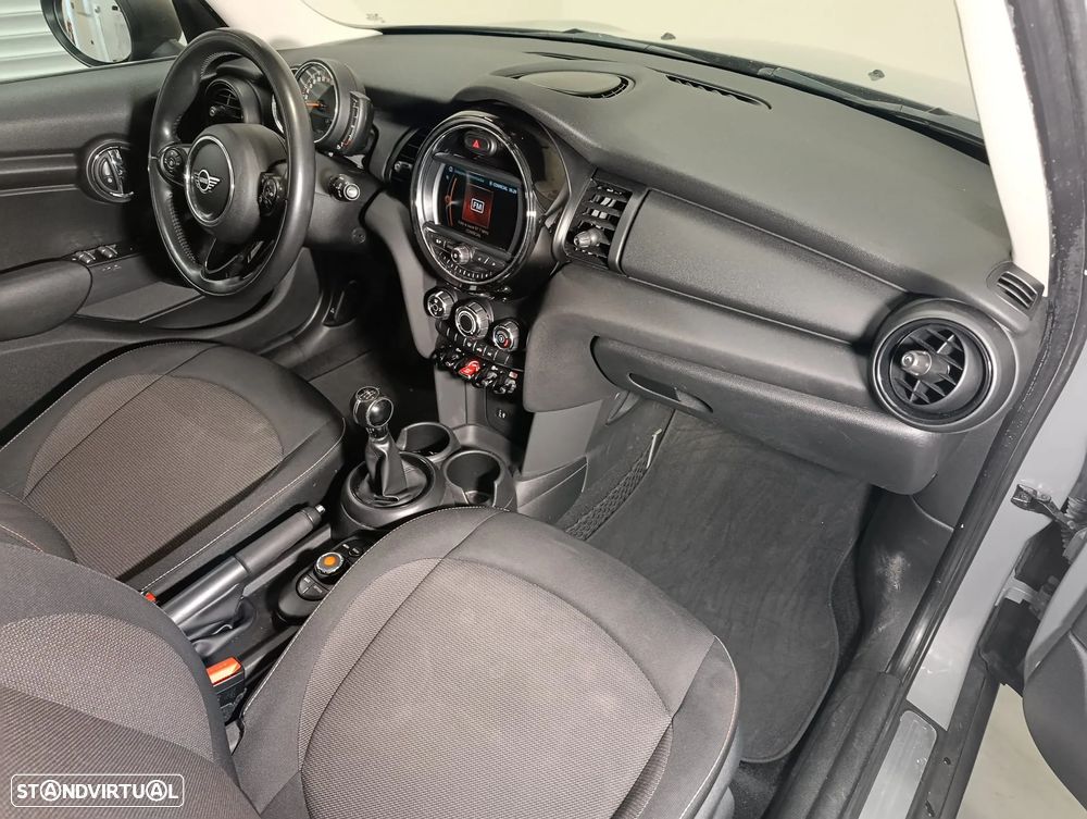 MINI 5 Portas One D - 17
