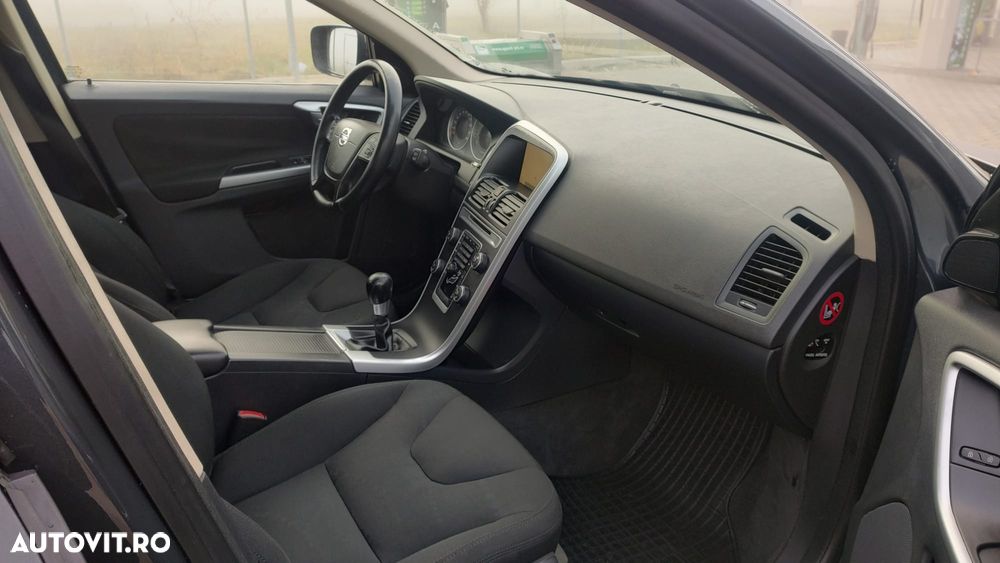 Volvo XC 60 DRIVe Momentum - 10