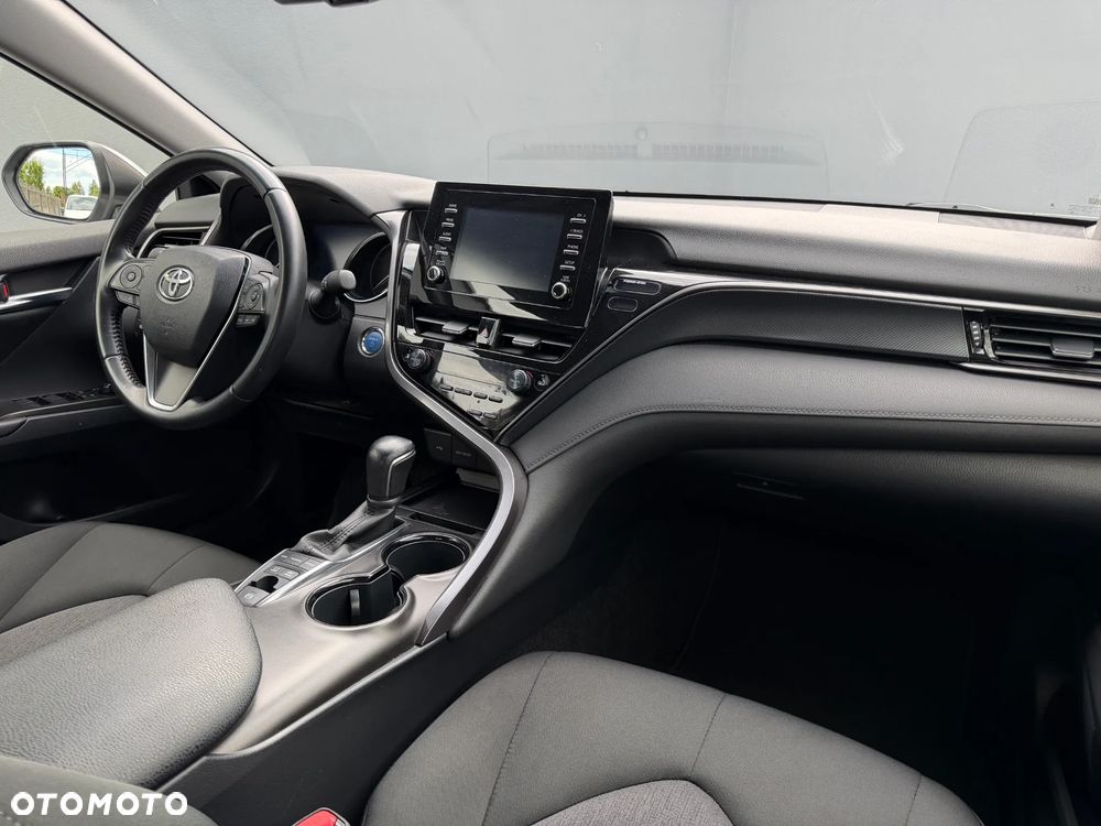 Toyota Camry 2.5 Hybrid Comfort CVT - 25