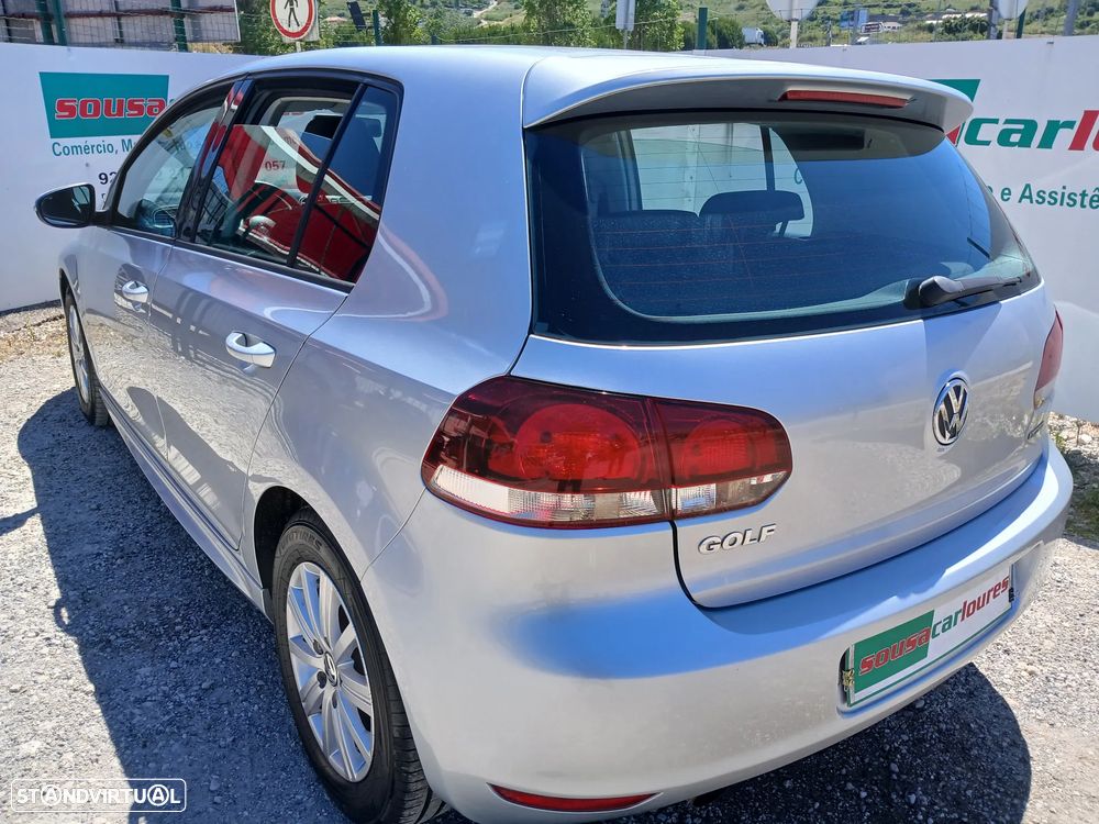 VW Golf 1.6 TDi Trendline BlueMotion - 11