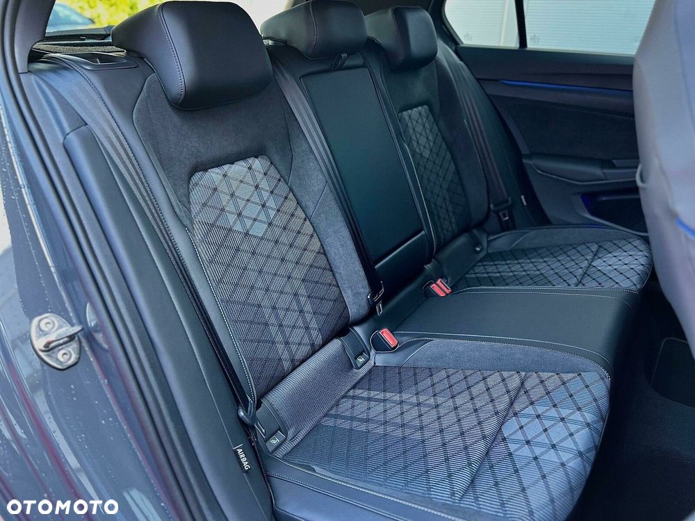 Volkswagen Golf - 19