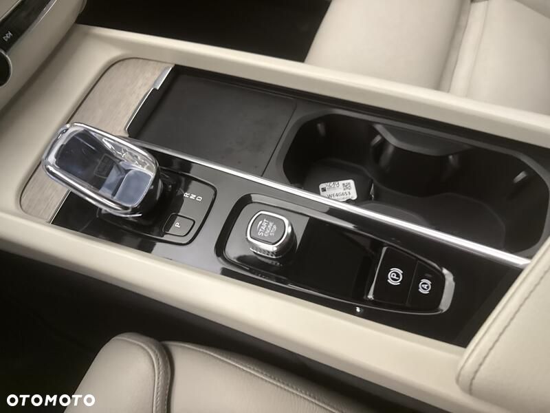 Volvo XC 60 B4 D AWD Inscription - 16