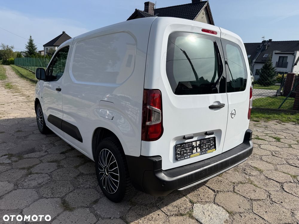 Opel COMBO - 11