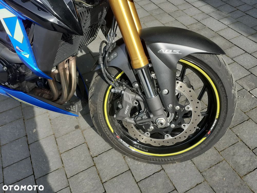 Suzuki GSX - 10