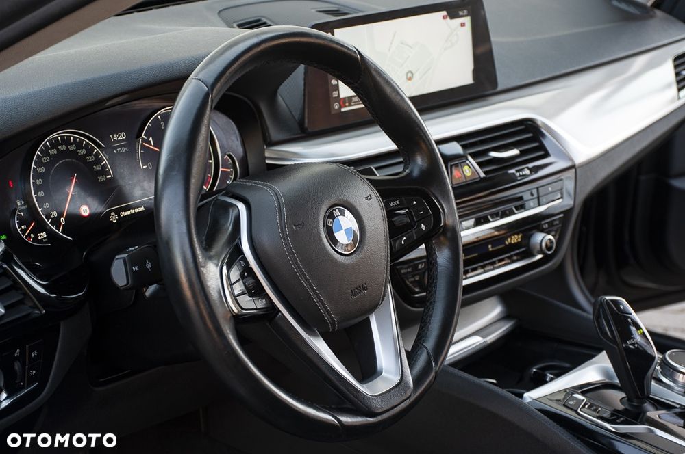 BMW Seria 5 520d - 23