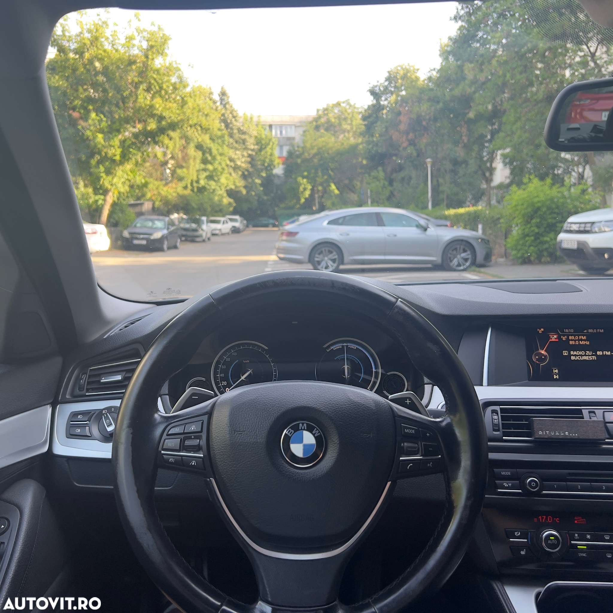 BMW Seria 5 525d xDrive AT - 10