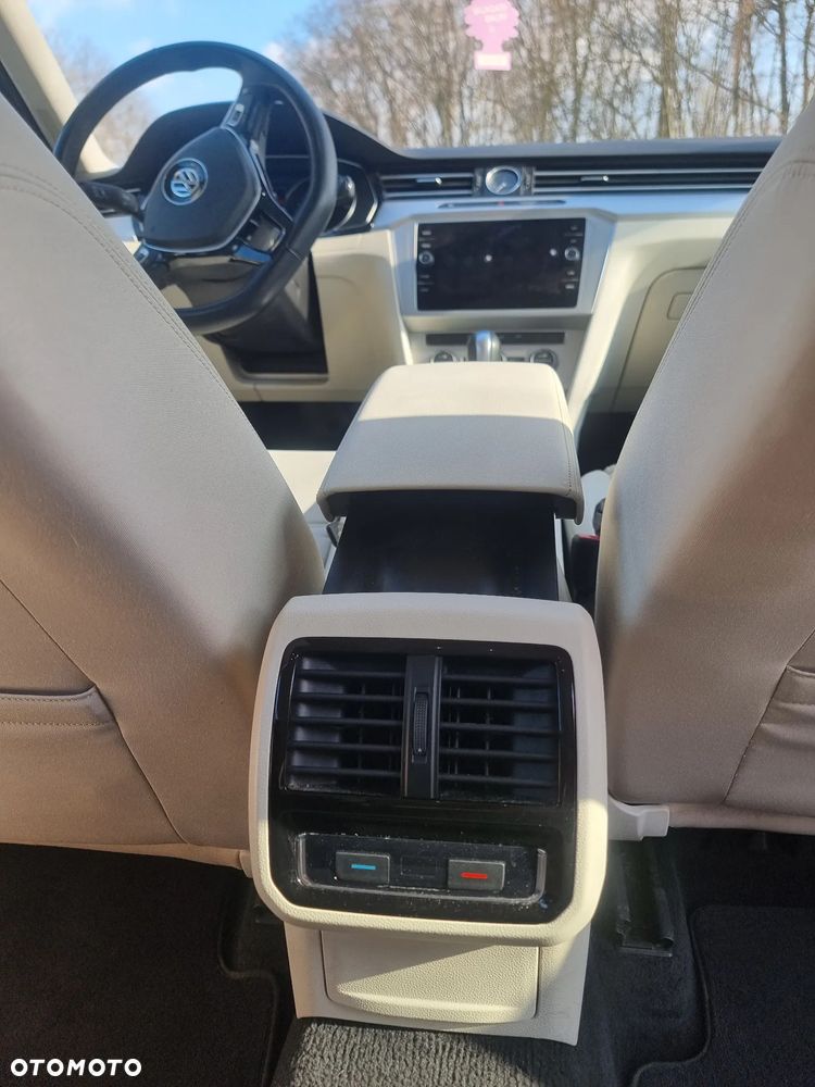 Volkswagen Passat - 9