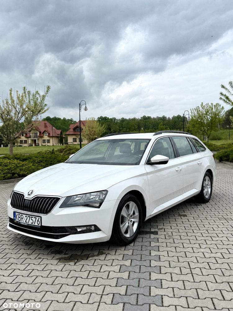 Skoda Superb 2.0 TDI DSG Ambition - 1