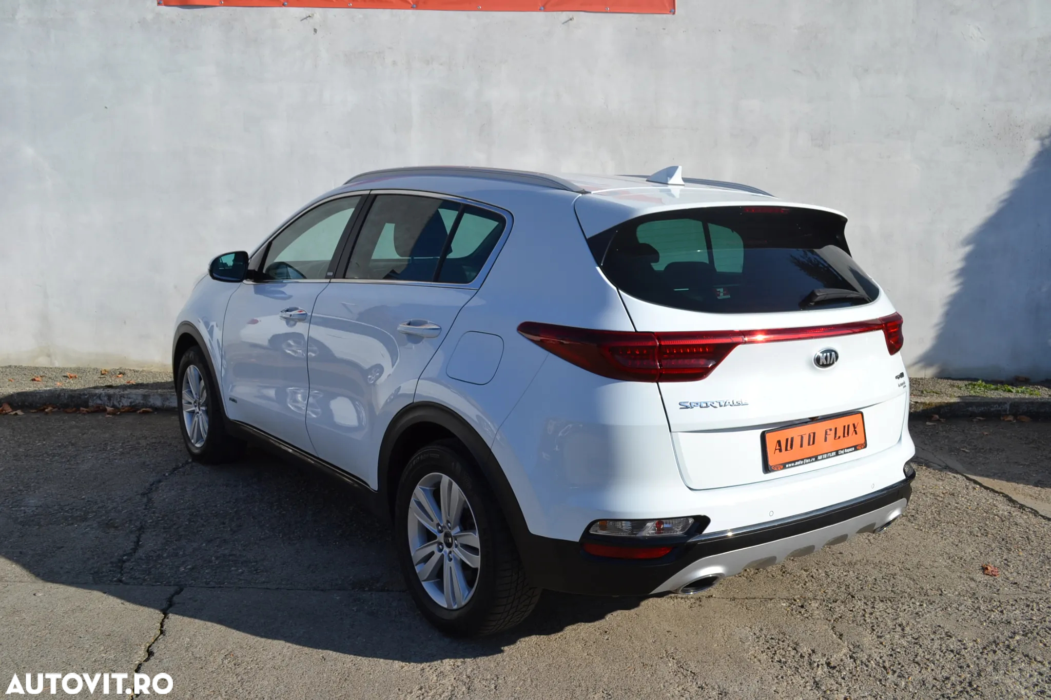 Kia Sportage 2.0 CRDI AWD Eco-Dynamics+ (48V M-H) Aut. GT LINE - 4