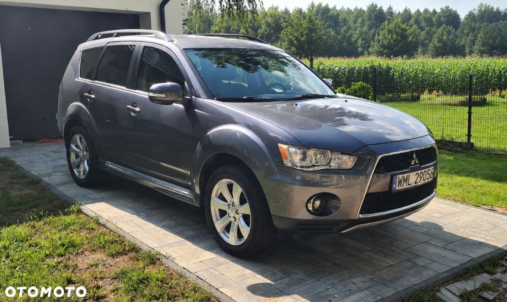 Mitsubishi Outlander - 1
