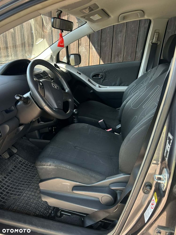 Toyota Yaris 1.33 Luna - 9