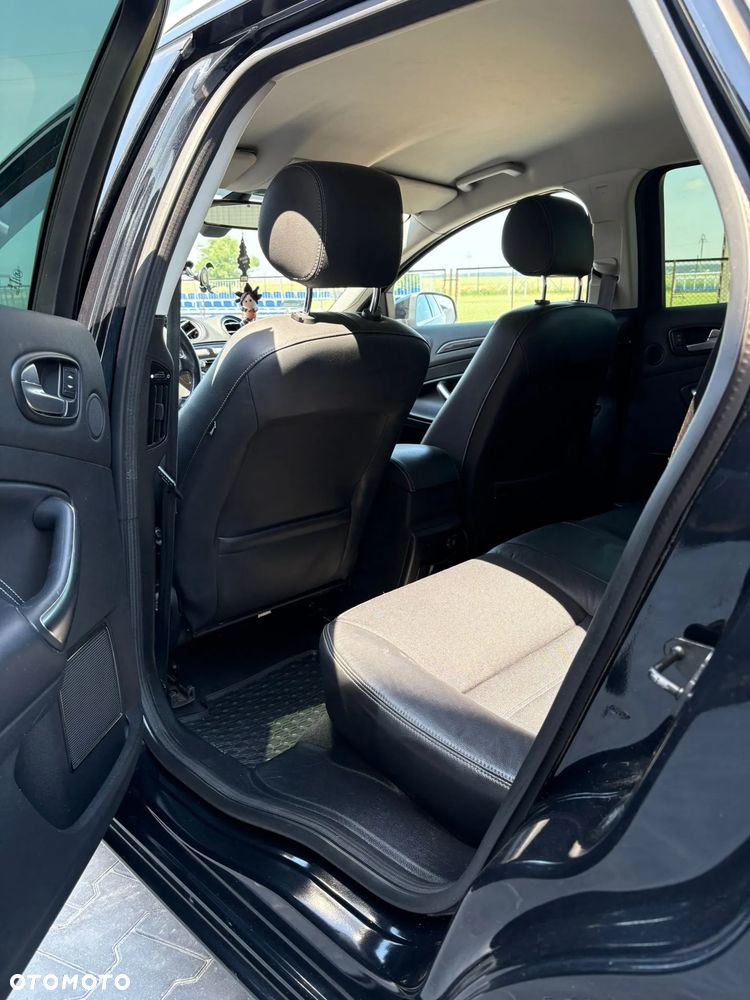 Ford Mondeo 2.0 TDCi Ambiente - 29