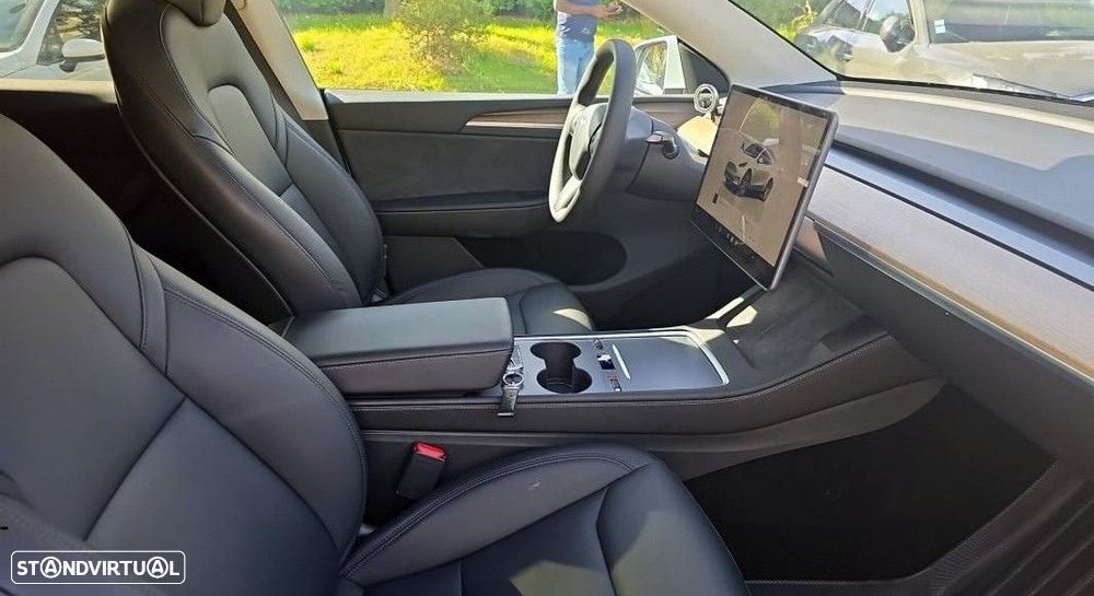 Tesla Model Y RWD - 11