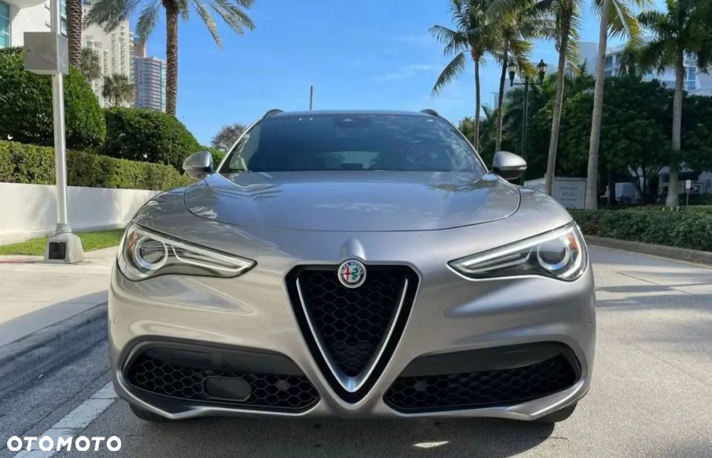 Alfa Romeo Stelvio - 8