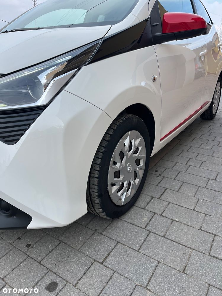 Toyota Aygo x-play connect - 7