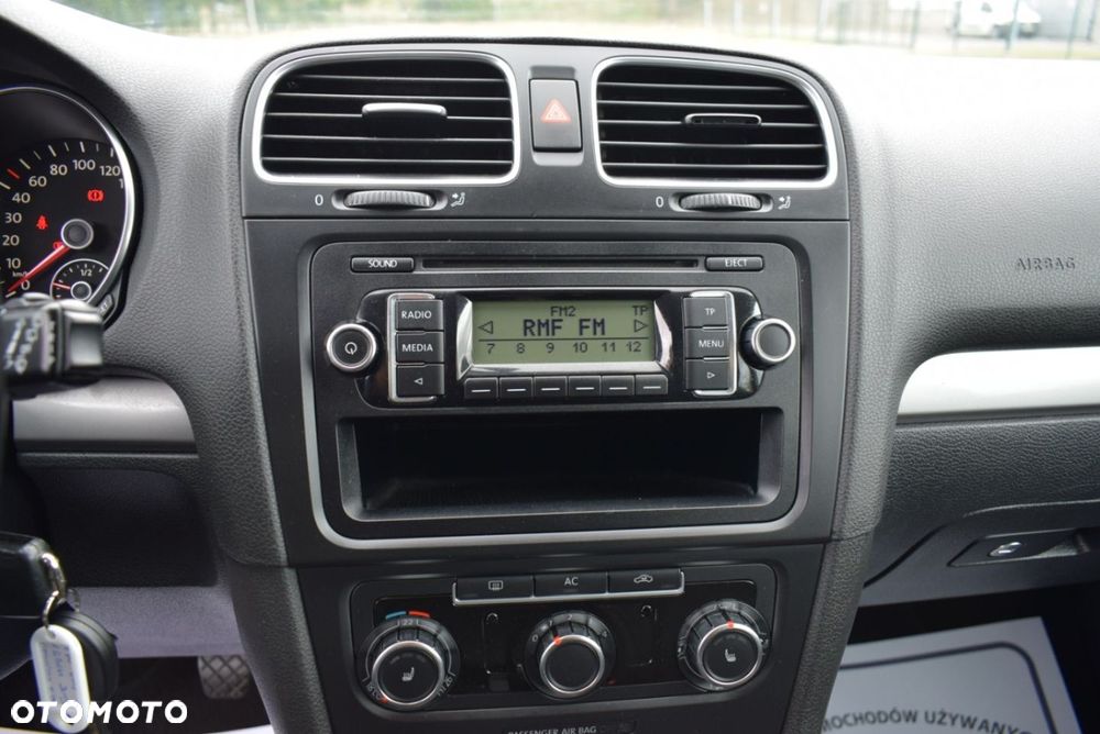 Volkswagen Golf - 22