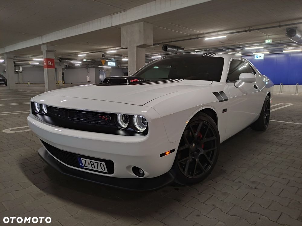 Dodge Challenger - 1