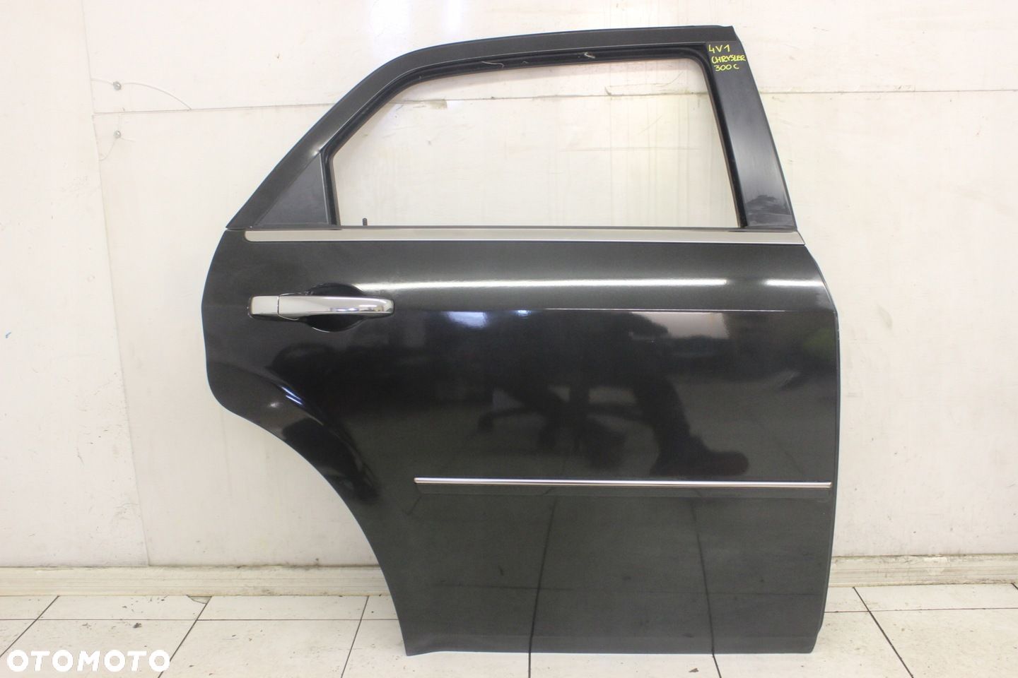 DRZWI PRAWE PRAWY TYŁ CHRYSLER 300C KOMBI 04- AXR - 1