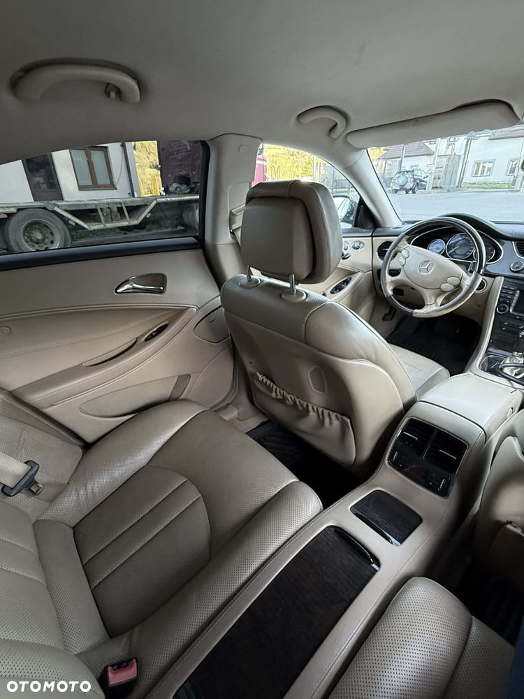 Mercedes-Benz CLS - 10
