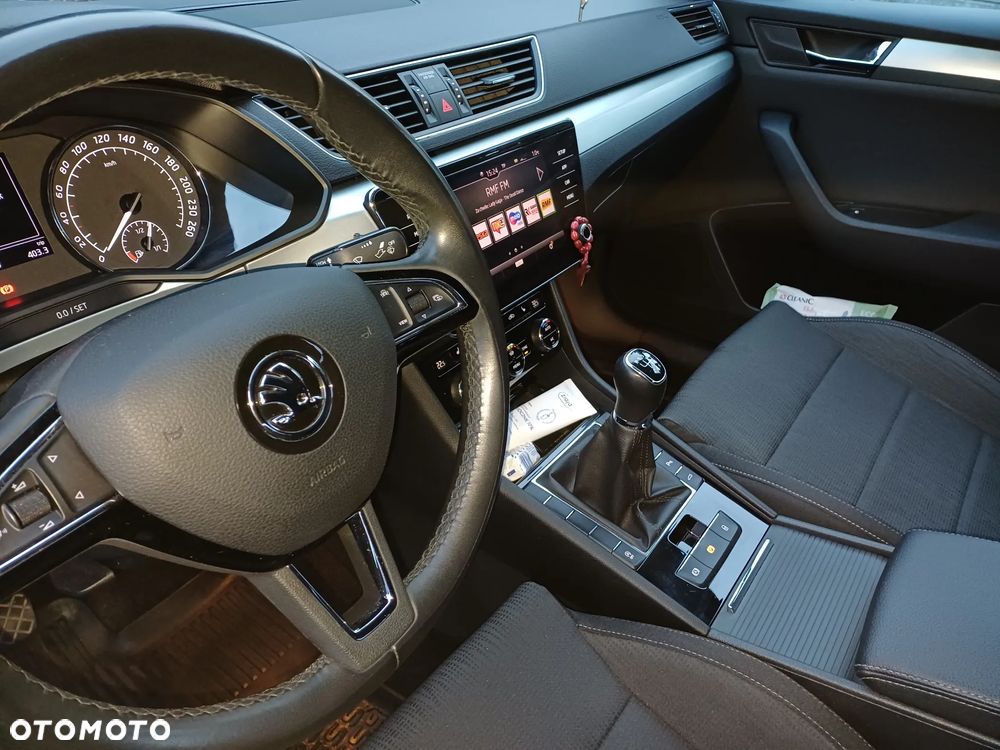 Skoda Superb 2.0 TDI Ambition - 28