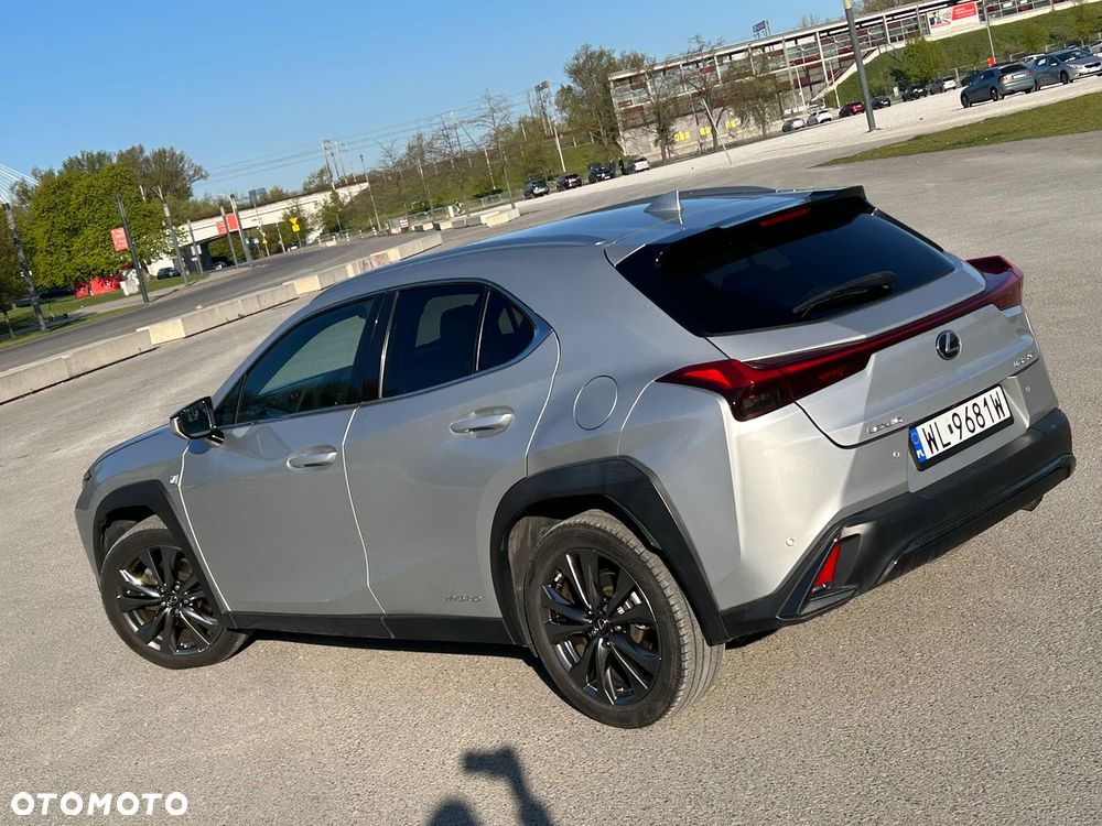 Lexus UX 250h F SPORT - 12