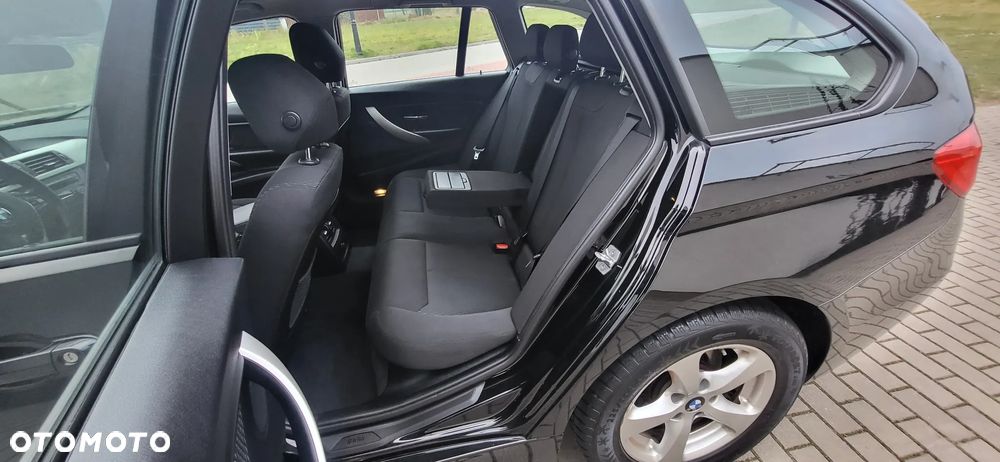 BMW Seria 3 318d DPF Edition Exclusive - 15