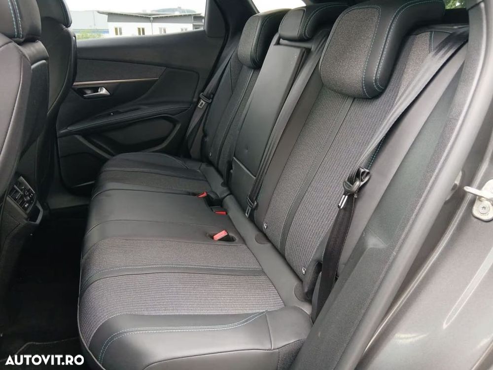 Peugeot 3008 1.2 PureTech S&S EAT8 Allure - 4
