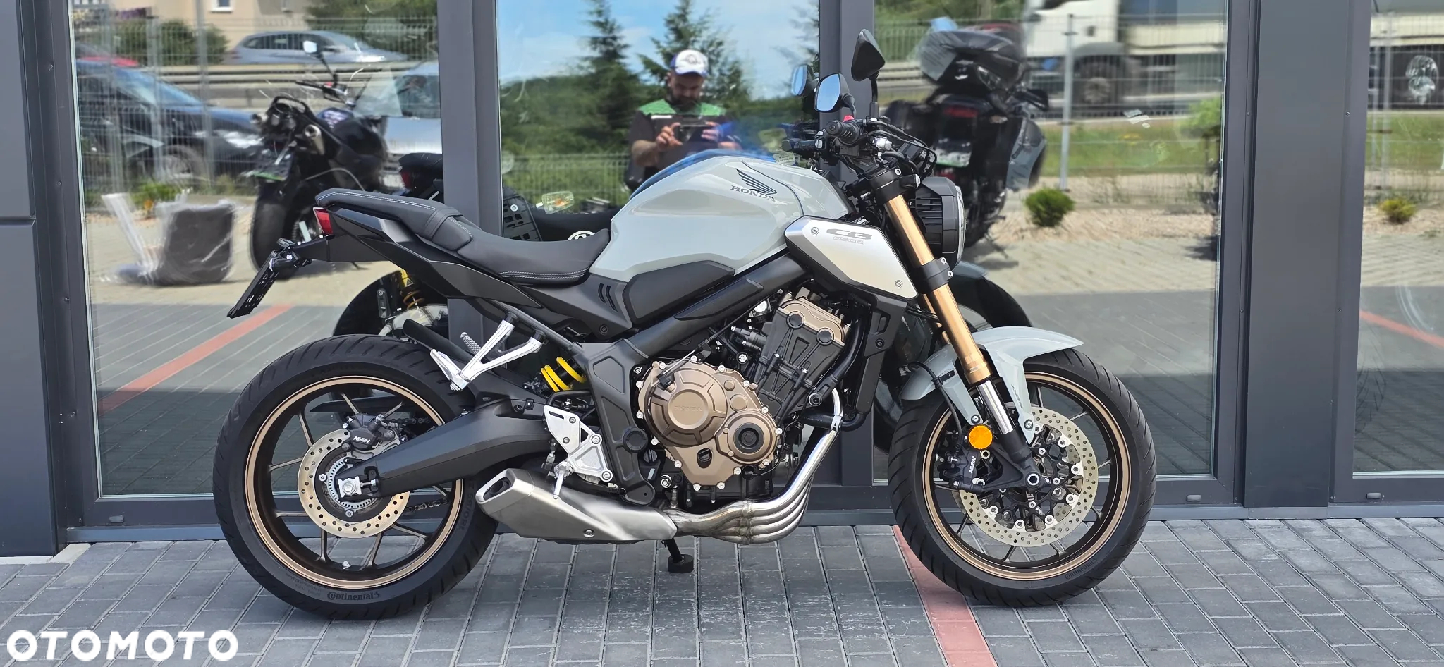 Honda CB - 2