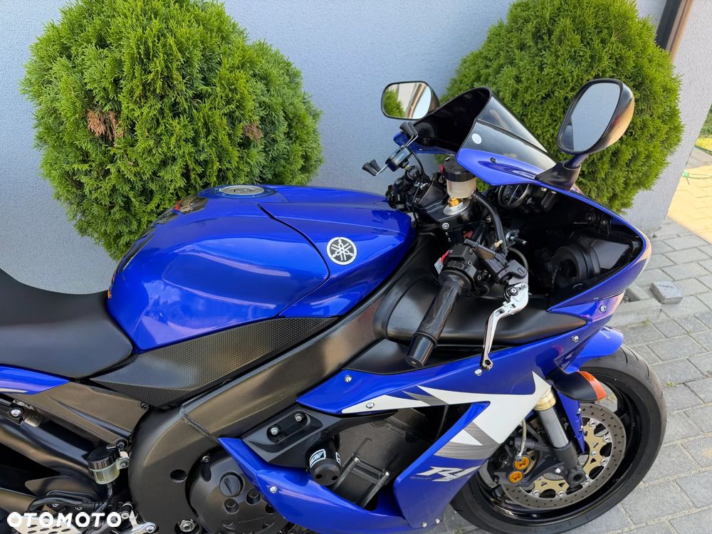 Yamaha R1 - 29