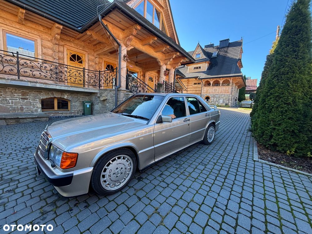 Mercedes-Benz 190 1985 photo 3