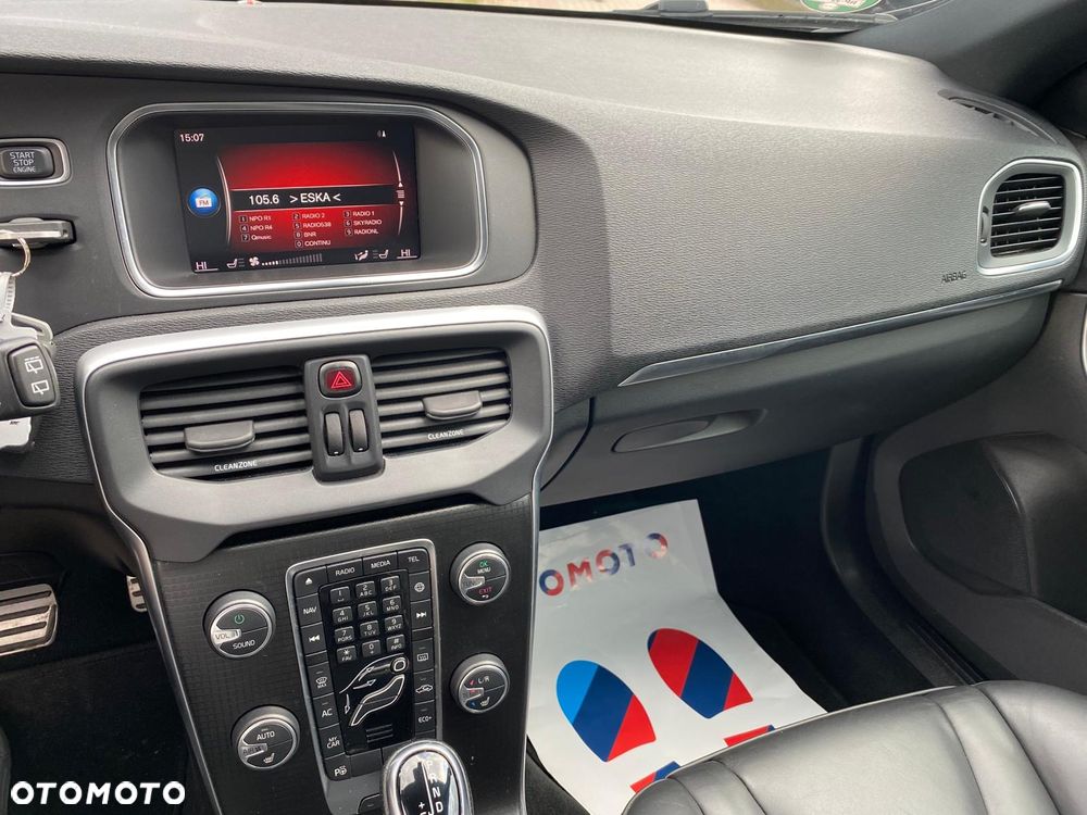 Volvo V40 D3 Geartronic RDesign - 20