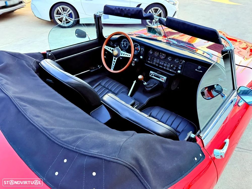 Jaguar E-Type - 28