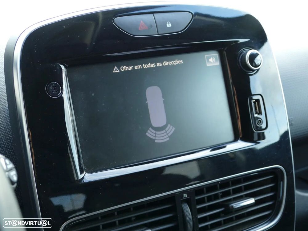 Renault Clio Sport Tourer 0.9 TCe Limited - 19