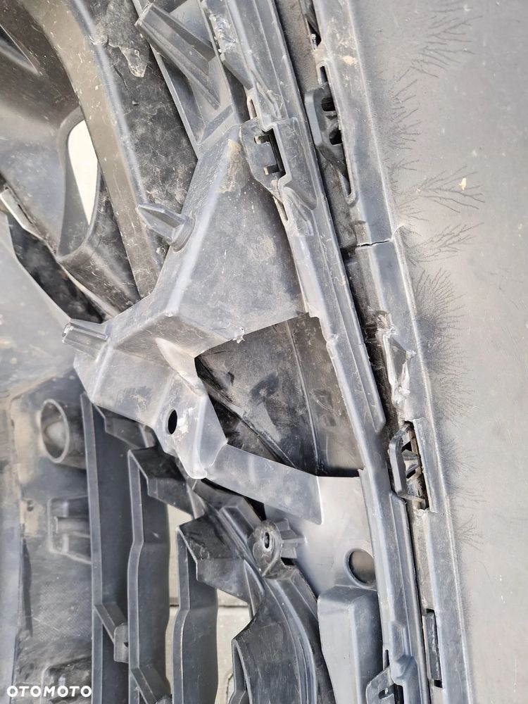 Zderzak Renault Trafic III lift 2021 - - 15