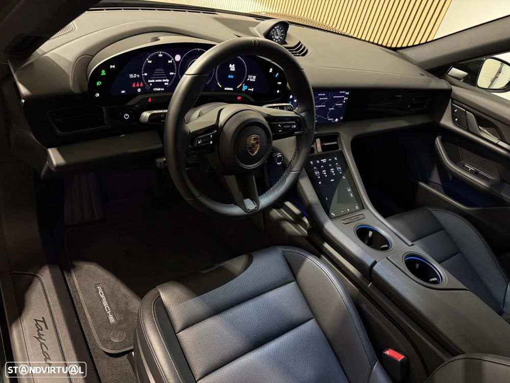 Porsche Taycan Sport Turismo Black Edition - 40