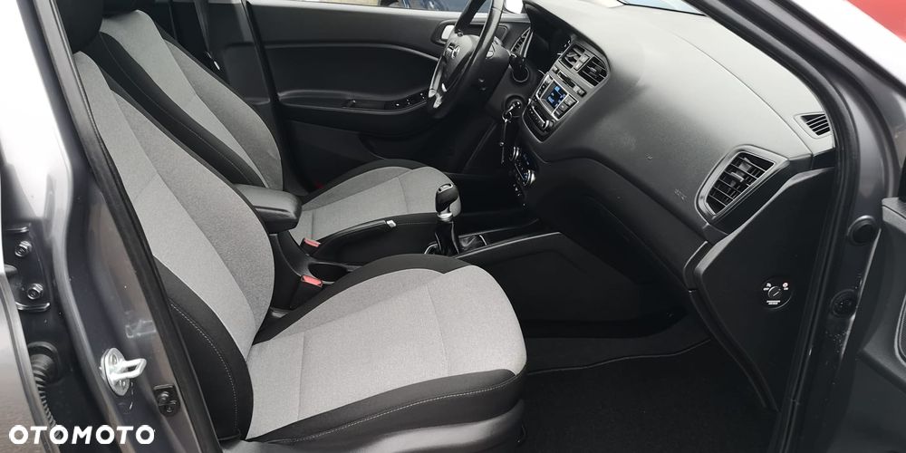 Hyundai i20 blue 1.2 Advantage+ - 27