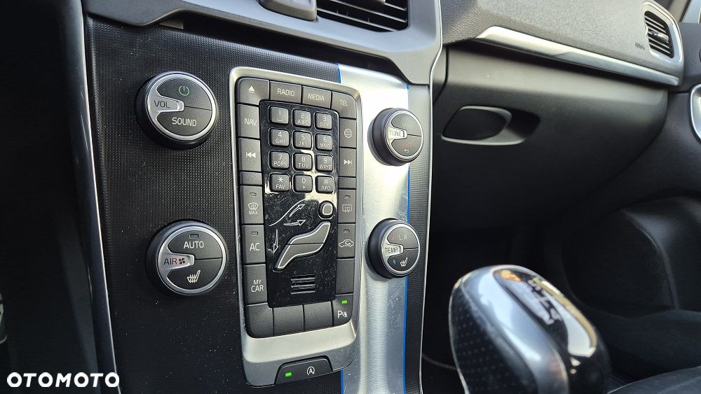 Volvo V40 D2 RDesign - 26